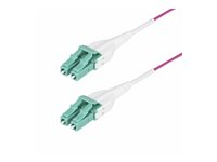 StarTech.com 3m (10ft) LC/LC (UPC) OM4 Multimode Fiber Optic Cable, OFNR - Koblingskabel - LC/UPC duplex multimodus (hann) til LC/UPC duplex multimodus (hann) - 3 m - 1.6 mm - fiberoptisk - dupleks - 50 / 125 mikroner - OM4 - OFNR - strømkabel - erikafiolett OM4RLCLC3M